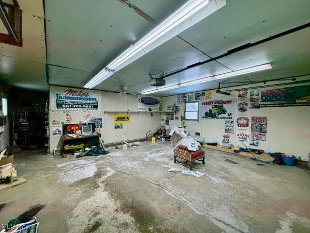 7931 Service Street, Masury, OH 44438