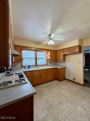 7931 Service Street, Masury, OH 44438