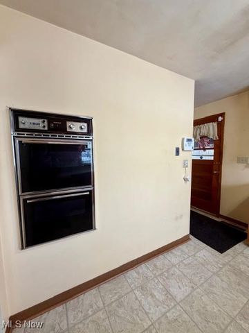 7931 Service Street, Masury, OH 44438