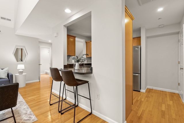 11 Russell Pl 11, Arlington, MA 02474