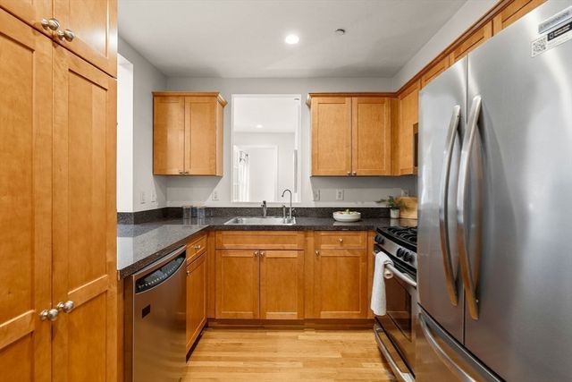 11 Russell Pl 11, Arlington, MA 02474