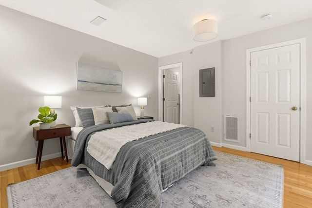 11 Russell Pl 11, Arlington, MA 02474
