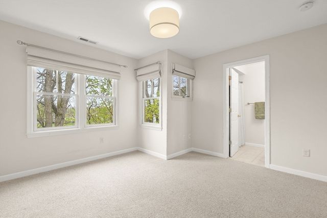 11 Russell Pl 11, Arlington, MA 02474