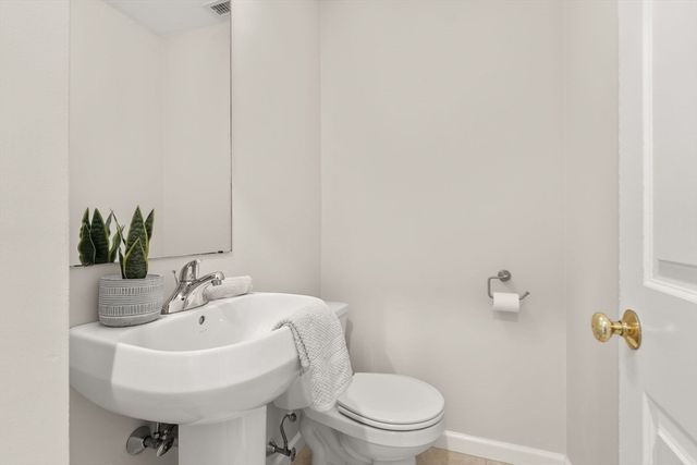 11 Russell Pl 11, Arlington, MA 02474