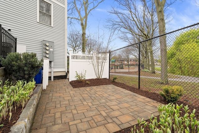 11 Russell Pl 11, Arlington, MA 02474