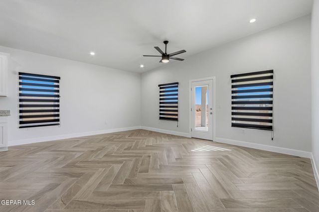 1412 NAMBI DESERT Drive, Chaparral, NM 88081