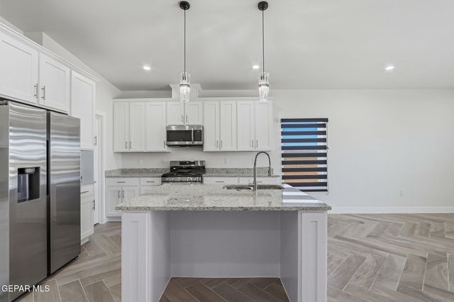 1412 NAMBI DESERT Drive, Chaparral, NM 88081