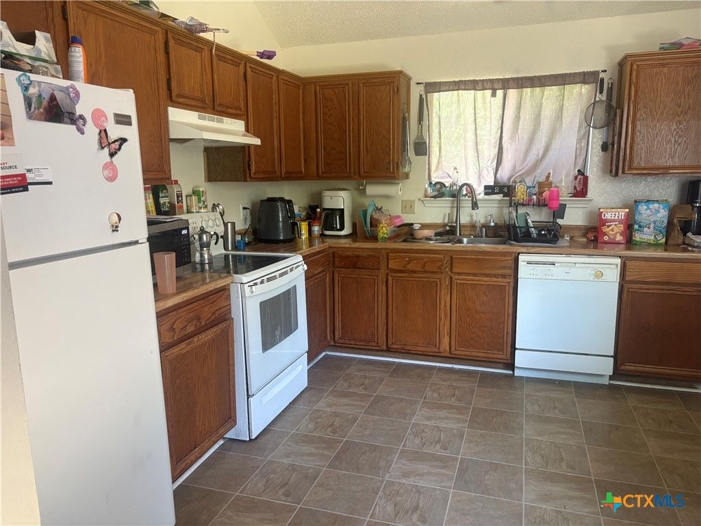 Image 3 of property listing at 2301 Cactus Drive, Killeen, TX 76549