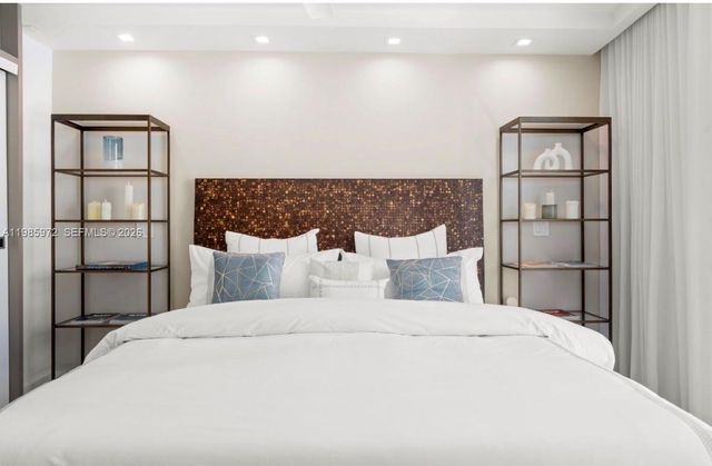 1500 Ocean Dr UPH-5, Miami Beach, FL 33139