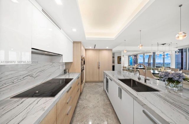 1500 Ocean Dr UPH-5, Miami Beach, FL 33139