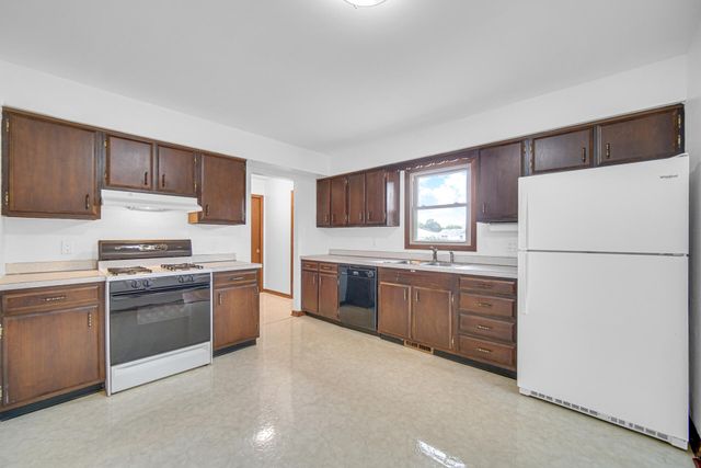 9211 Hawthorne Drive, Munster, IN 46321