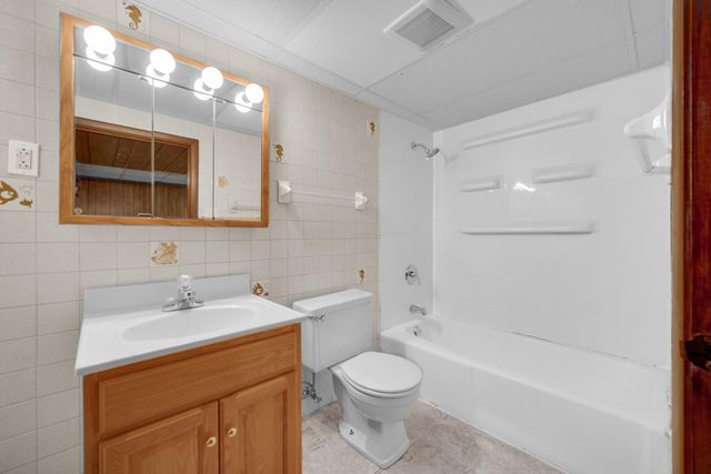 9211 Hawthorne Drive, Munster, IN 46321