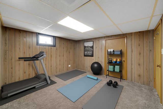 9211 Hawthorne Drive, Munster, IN 46321