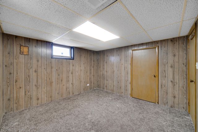 9211 Hawthorne Drive, Munster, IN 46321