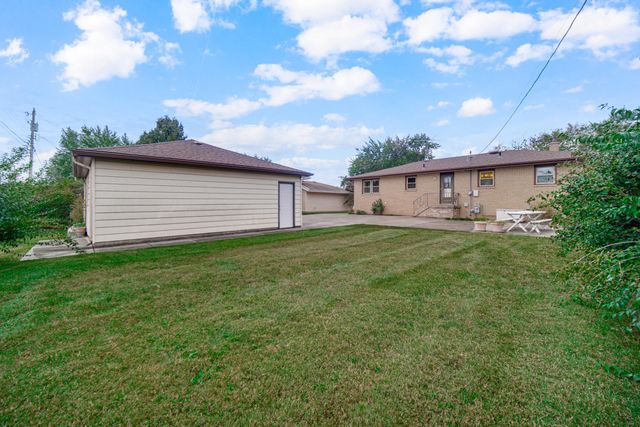 9211 Hawthorne Drive, Munster, IN 46321