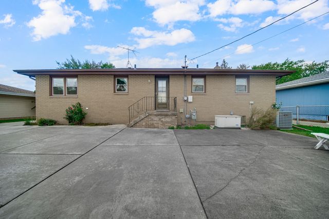 9211 Hawthorne Drive, Munster, IN 46321
