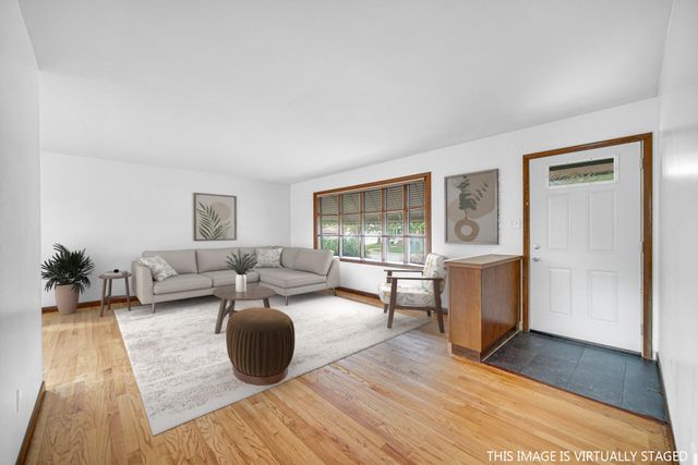 9211 Hawthorne Drive, Munster, IN 46321