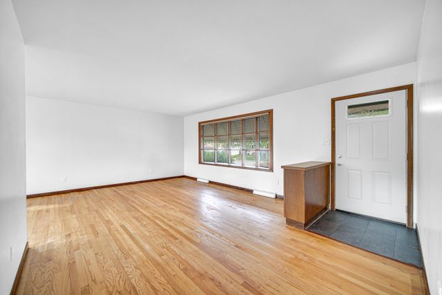 9211 Hawthorne Drive, Munster, IN 46321