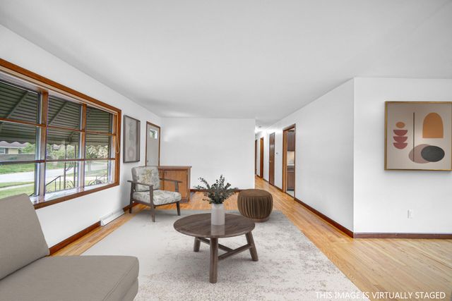 9211 Hawthorne Drive, Munster, IN 46321