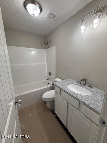 264 Wilberforce Ave, Oak Ridge, TN 37830