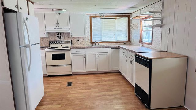 8379 SE Eagle Avenue, Hobe Sound, FL 33455