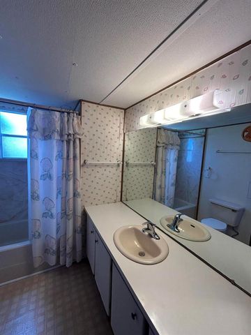 8379 SE Eagle Avenue, Hobe Sound, FL 33455
