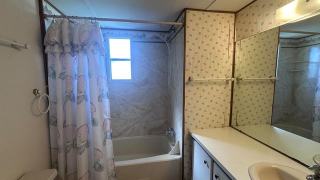8379 SE Eagle Avenue, Hobe Sound, FL 33455