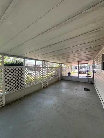 8379 SE Eagle Avenue, Hobe Sound, FL 33455