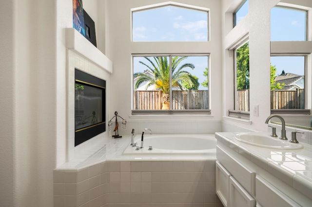 307 Russi Ct, Folsom, CA 95630
