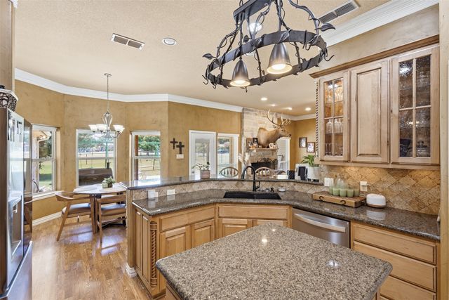 3102 Walnut Creek Parkway, Granbury, TX 76049