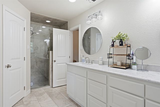 3102 Walnut Creek Parkway, Granbury, TX 76049