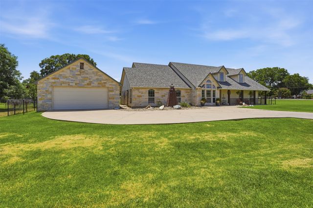3102 Walnut Creek Parkway, Granbury, TX 76049