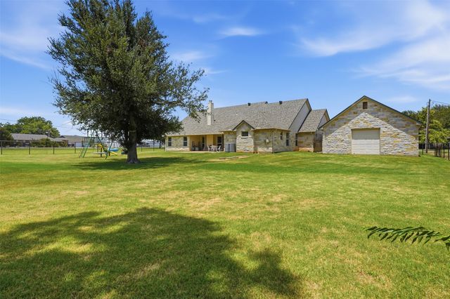 3102 Walnut Creek Parkway, Granbury, TX 76049