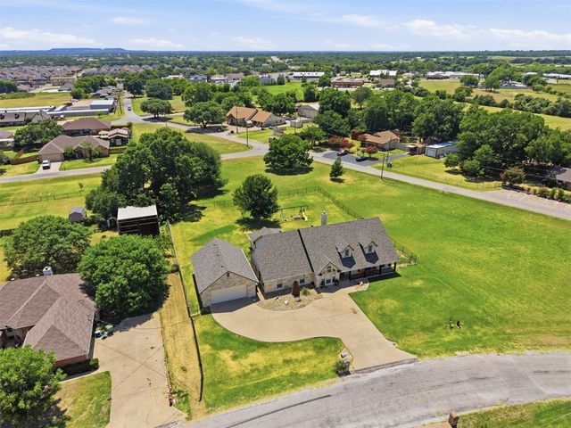 3102 Walnut Creek Parkway, Granbury, TX 76049