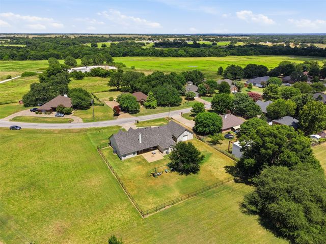 3102 Walnut Creek Parkway, Granbury, TX 76049