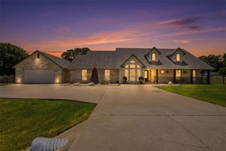 3102 Walnut Creek Parkway, Granbury, TX 76049
