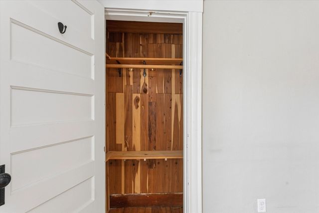 454 Quarry St 454, Quincy, MA 02169