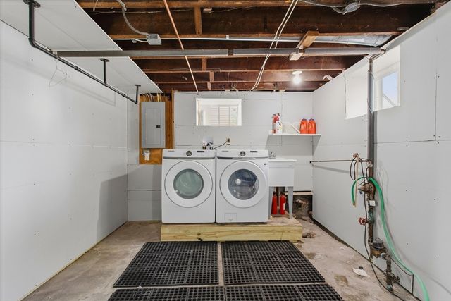 454 Quarry St 454, Quincy, MA 02169