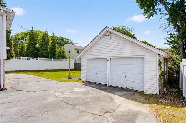 454 Quarry St 454, Quincy, MA 02169