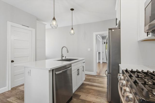 454 Quarry St 454, Quincy, MA 02169