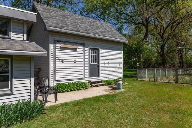 W329N4072 Lakeland DRIVE, Nashotah, WI 53058