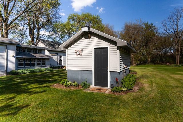 W329N4072 Lakeland DRIVE, Nashotah, WI 53058