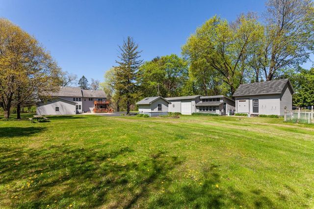 W329N4072 Lakeland DRIVE, Nashotah, WI 53058