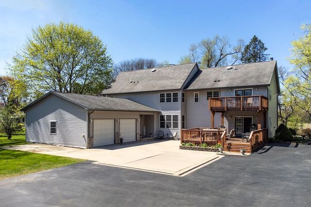 W329N4072 Lakeland DRIVE, Nashotah, WI 53058