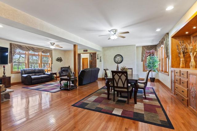 W329N4072 Lakeland DRIVE, Nashotah, WI 53058