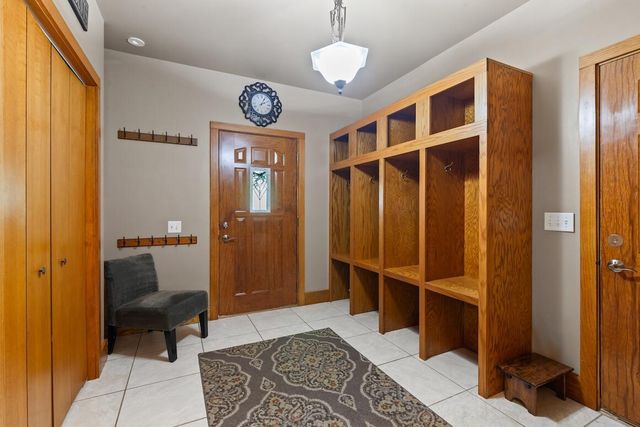 W329N4072 Lakeland DRIVE, Nashotah, WI 53058