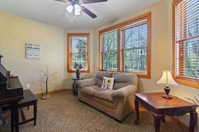 W329N4072 Lakeland DRIVE, Nashotah, WI 53058