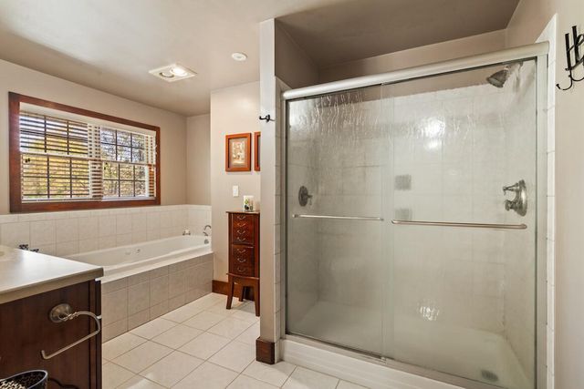 W329N4072 Lakeland DRIVE, Nashotah, WI 53058