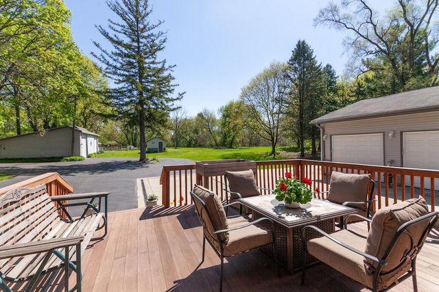 W329N4072 Lakeland DRIVE, Nashotah, WI 53058