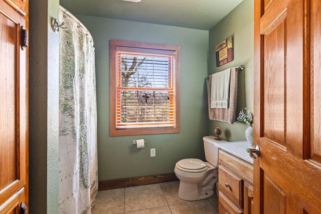 W329N4072 Lakeland DRIVE, Nashotah, WI 53058